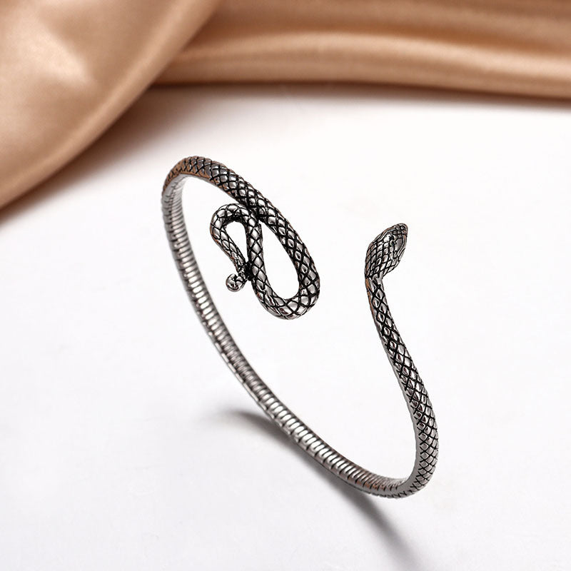 INS Trendy Creative Cold Style Bracelet – Minimalist Fashion Jewellery for Women