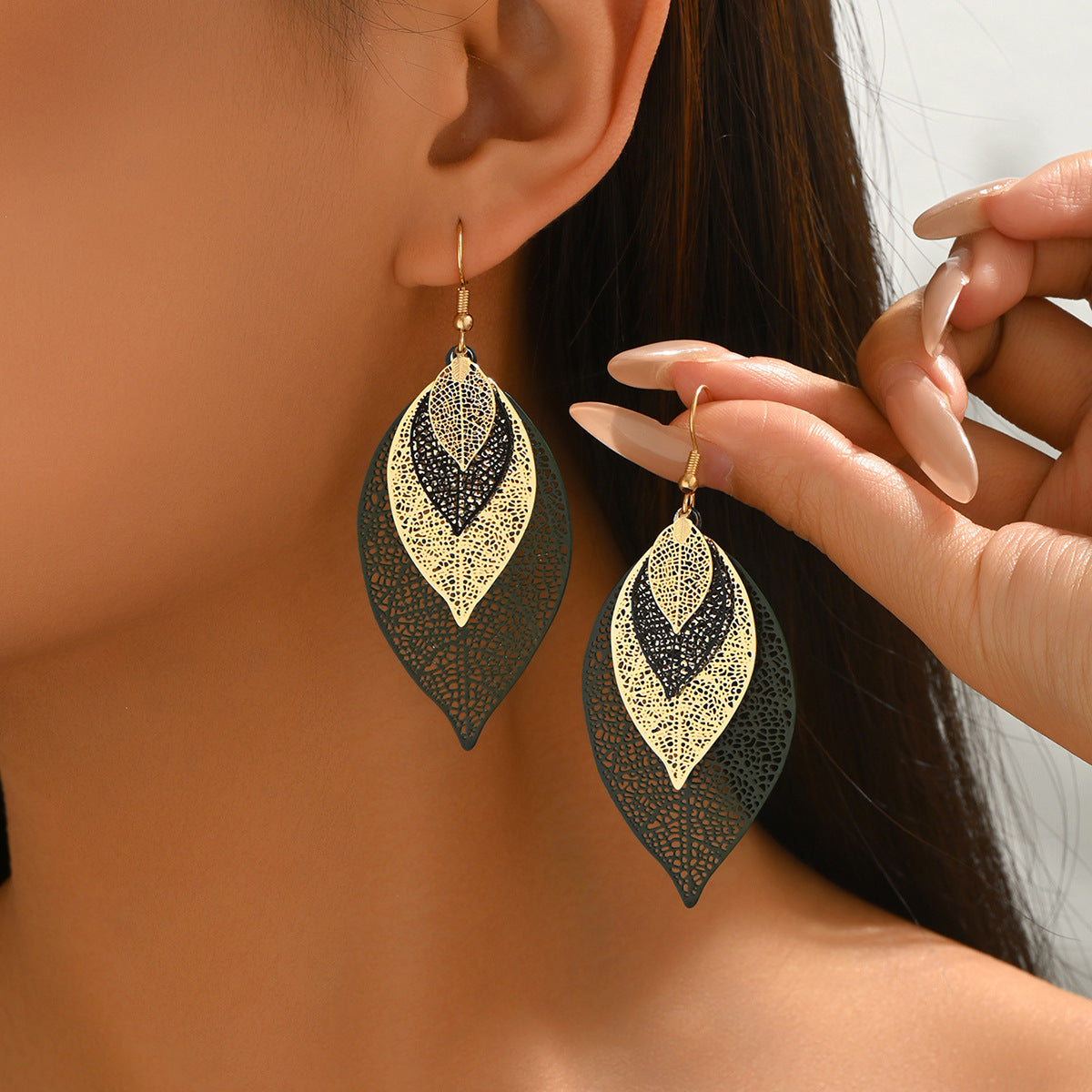 Gold Hollow Leaf Drop Earrings – Elegant Retro Statement Jewellery for Women