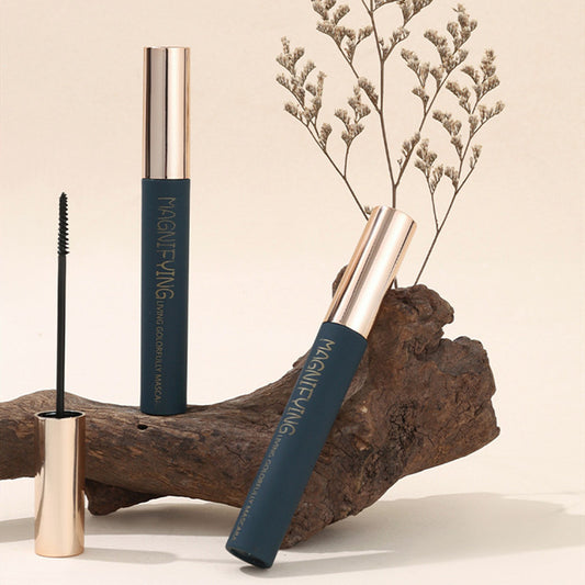 MAGNIFYING Mascara – Long-Lasting, Smudge-Proof with Fine Brush